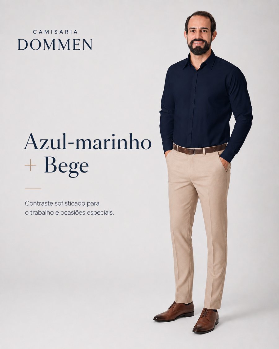 Camisa azul-marinho com calça social bege