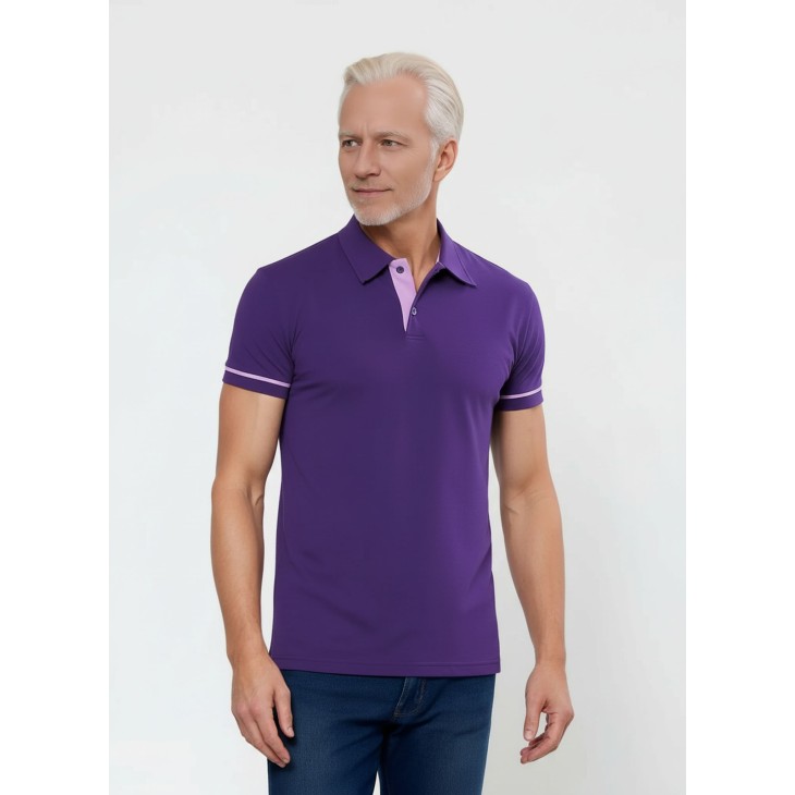 Camisa polo roxa com detalhes em rosa