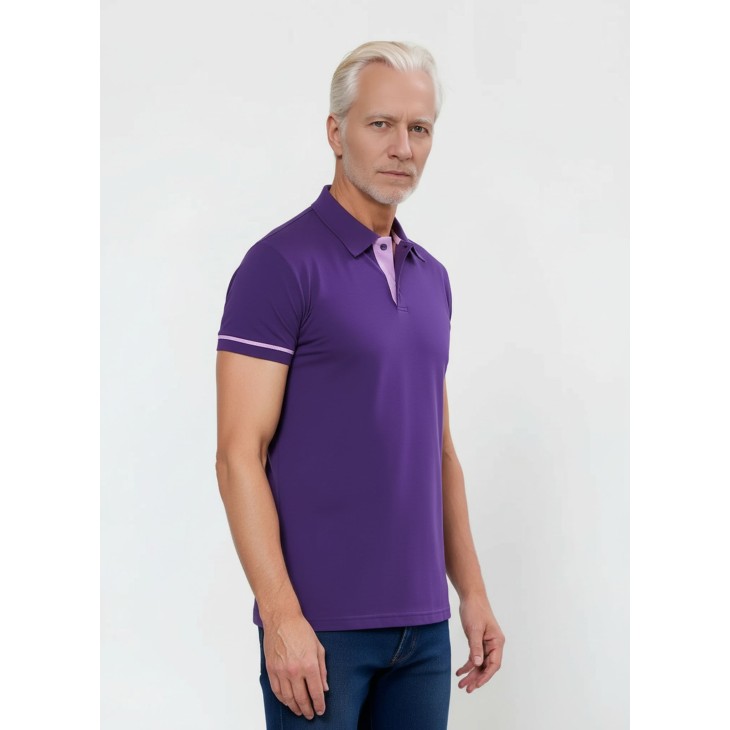 Camisa polo roxa com detalhes em rosa