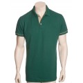 Camisa polo verde musgo com detalhe cáqui