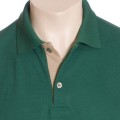 Camisa polo verde musgo com detalhe cáqui
