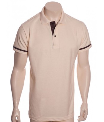 Camisa polo pérola com detalhes em marrom