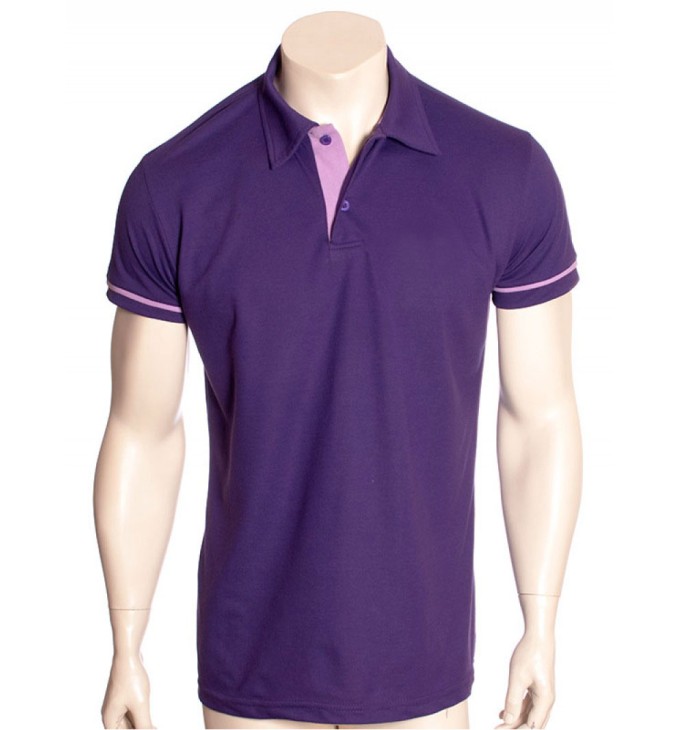 Camisa polo roxa com detalhes em rosa