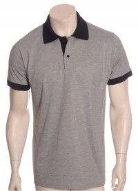 Camisa polo cinza com detalhes em preto