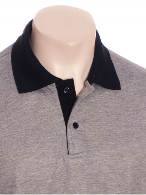 Camisa polo cinza com detalhes em preto