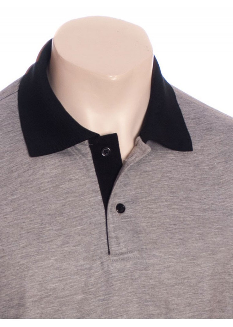Camisa polo cinza com detalhes em preto