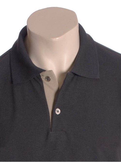 Camisa polo chumbo com detalhe Camisa polo chumbo com detalhe