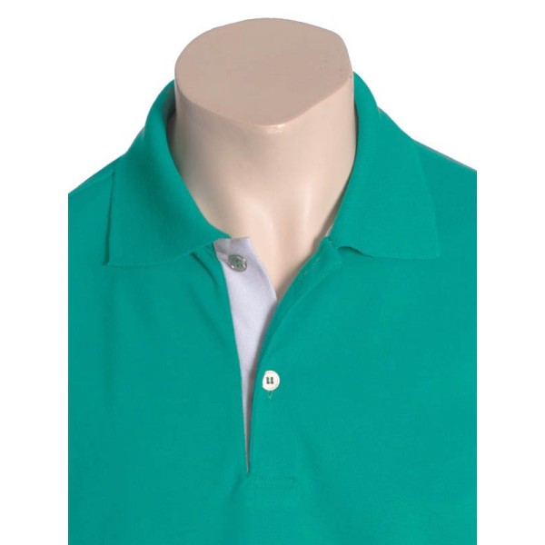 Camisa polo verde com detalhe