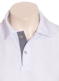 Camisa polo branca com detalhe cinza