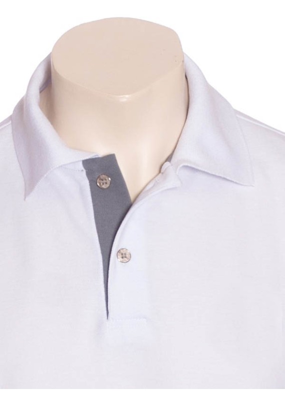 Camisa polo branca com detalhe cinza