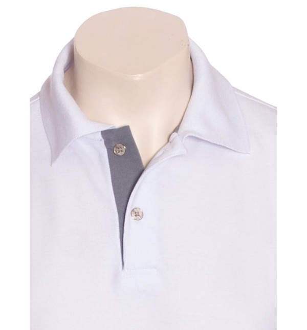 Camisa polo branca com detalhe cinza