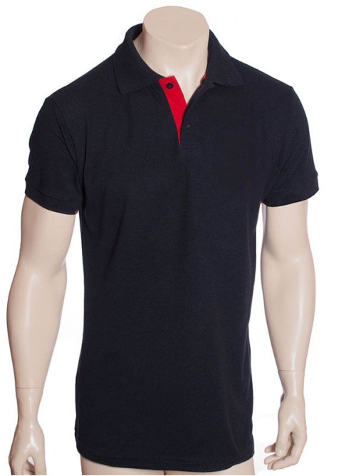 Camisa polo marinho com detalhes em vermelho