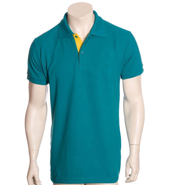 Camisa polo turquesa com detalhes em amarelo