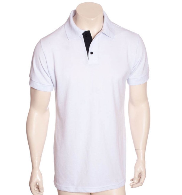 Camisa polo branca com detalhes em preto