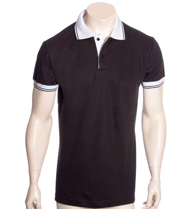 Camisa polo preta com detalhes em branco