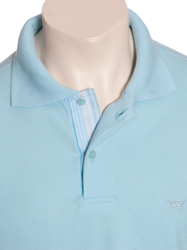 Camisa polo azul com detalhes listrado Camisa polo azul com detalhes listrado
