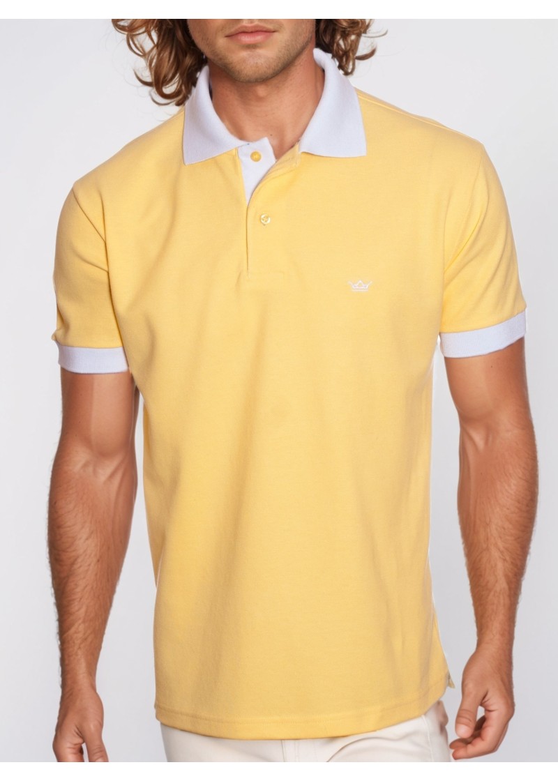 Camisa polo amarela com detalhes em branco