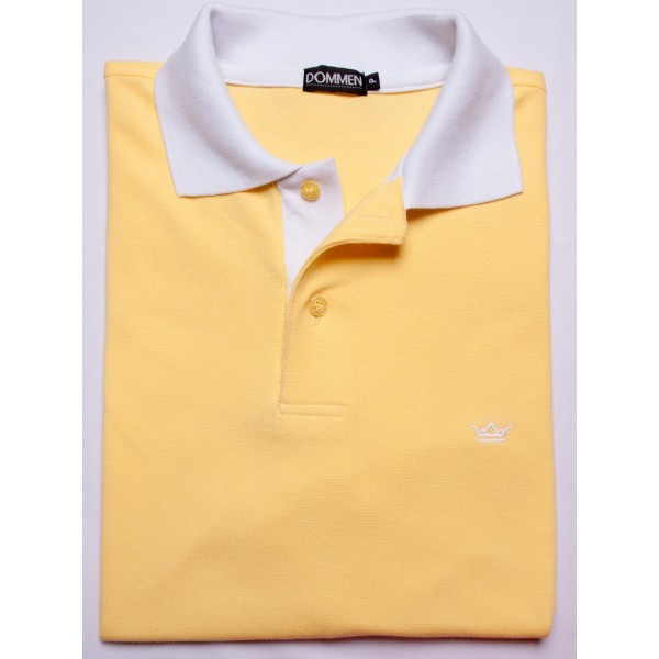 Camisa polo amarela com detalhes em branco