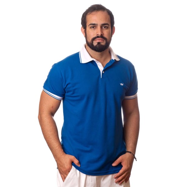 Camisa polo azul com detalhes branco