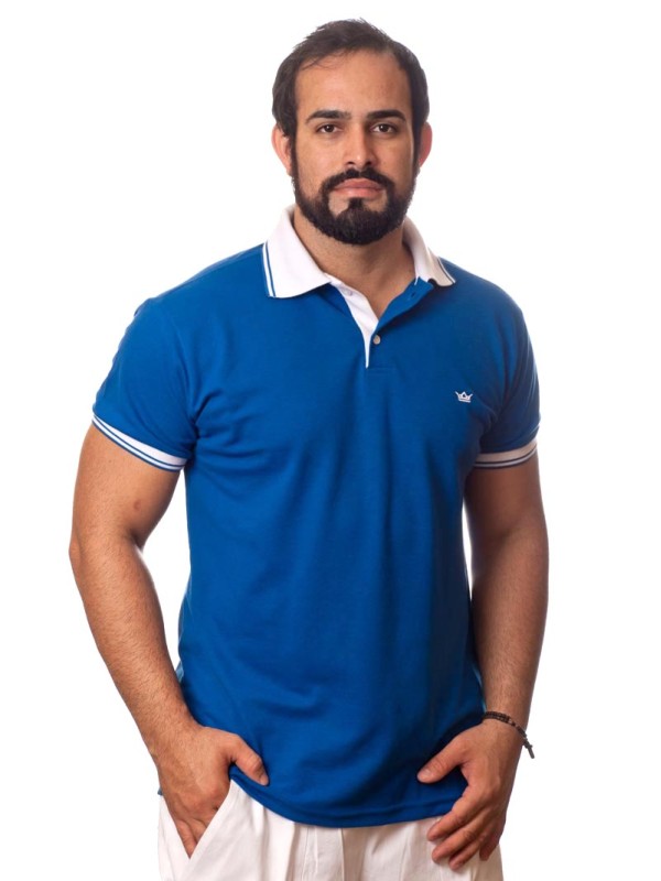 Camisa polo azul com detalhes branco