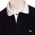 Camisa polo preta com detalhe branco