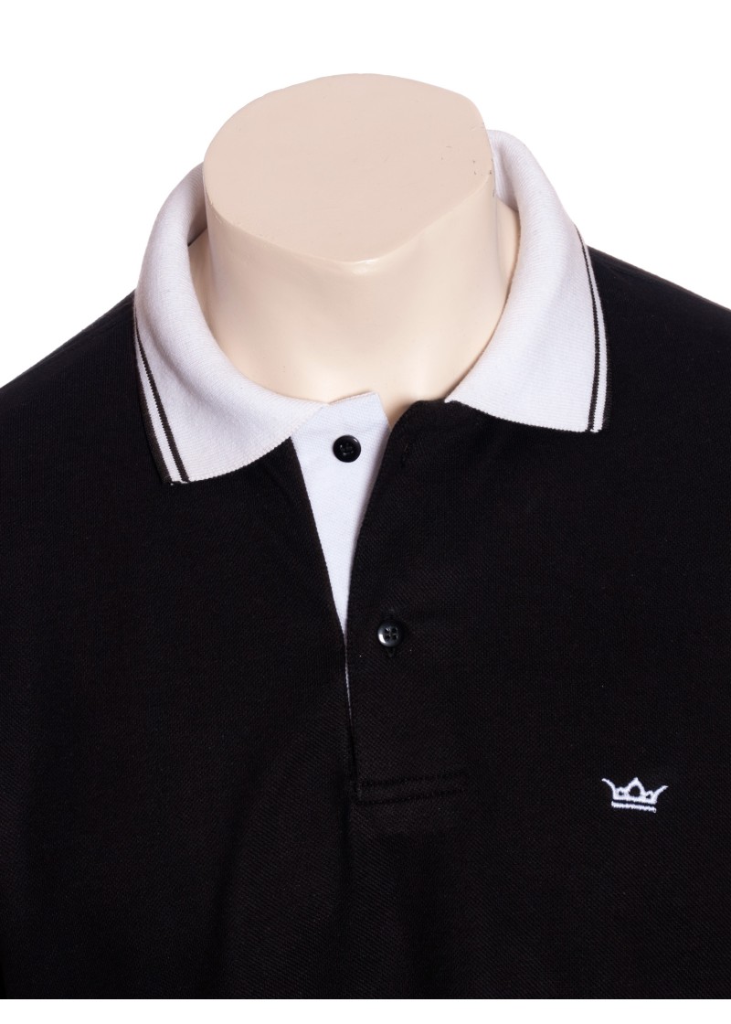 Camisa polo preta com detalhe branco