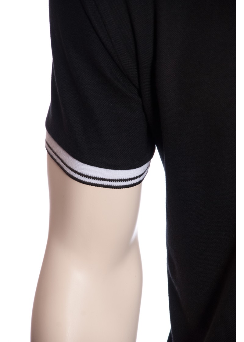 Camisa polo preta com detalhe branco