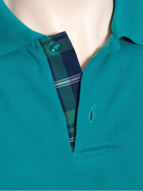 Camisa polo verde com detalhe xadrez Camisa polo verde com detalhe xadrez