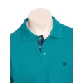 Camisa polo verde com detalhe xadrez