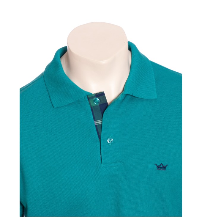 Camisa polo verde com detalhe xadrez