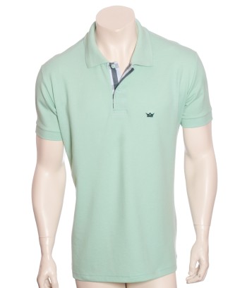Camisa polo verde claro com detalhe xadrez