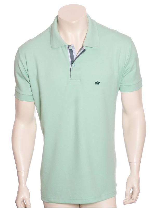 Camisa polo verde claro com detalhe xadrez