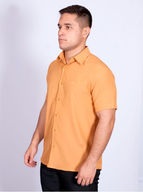 Camisa social mostarda masculina manga curta microfibra