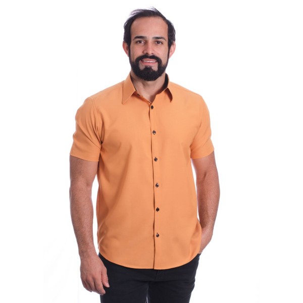 Camisa social mostarda manga curta microfibra detalhe