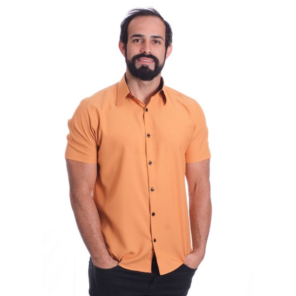 Camisa social mostarda manga curta microfibra detalhe