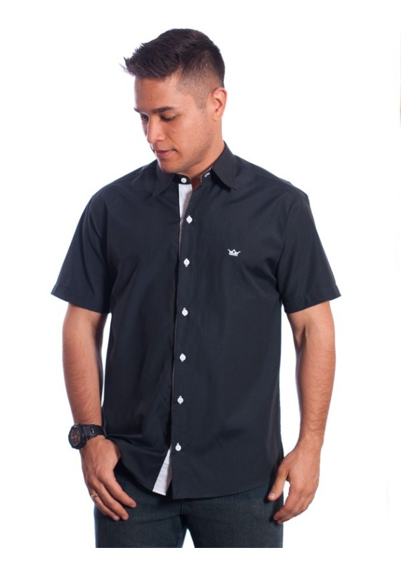 Camisa social masculina de tricoline manga curta preta com detalhe branco na frente