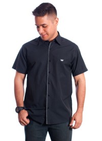 Camisa social masculina de tricoline manga curta com detalhe na frente, preta