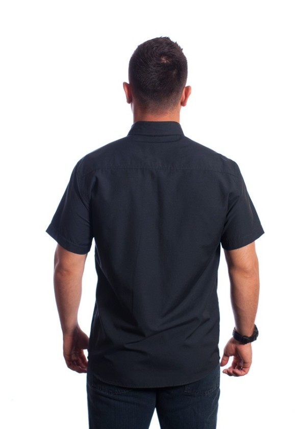 Camisa social masculina de tricoline manga curta com detalhe na frente, preta