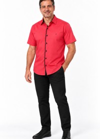 Camisa social masculina de tricoline manga curta com detalhe na frente, vermelha
