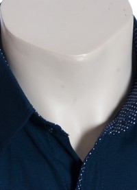 Camisa social masculina de tricoline manga curta com detalhe na frente, marinho