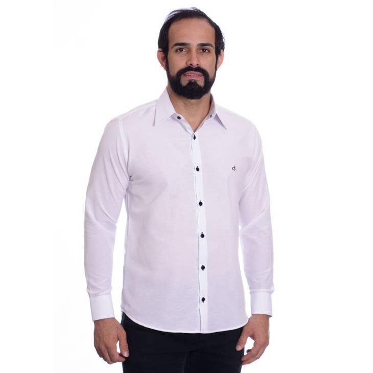 Camisa social branca com detalhe poá
