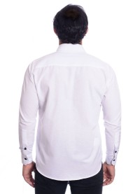 Camisa social branca com detalhe poá