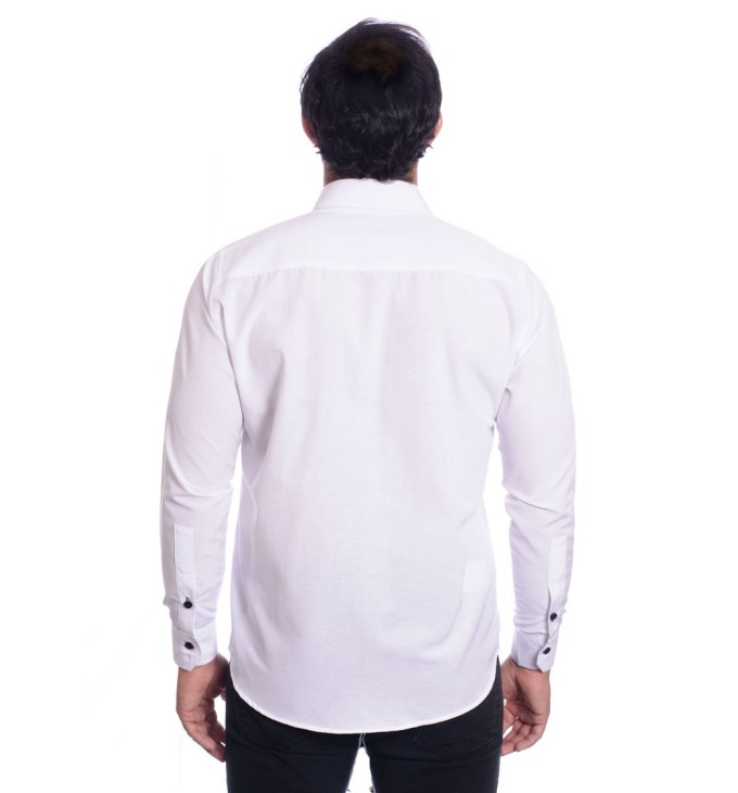 Camisa social branca com detalhe poá Camisa social branca com detalhe poá