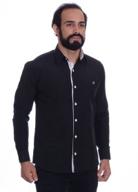 Camisa masculina com detalhe branco e preto de tricoline manga longa