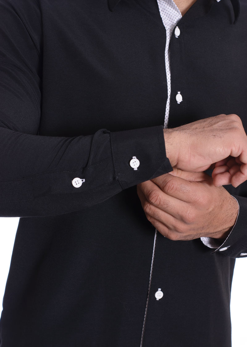 Camisa masculina com detalhe branco e preto de tricoline manga longa