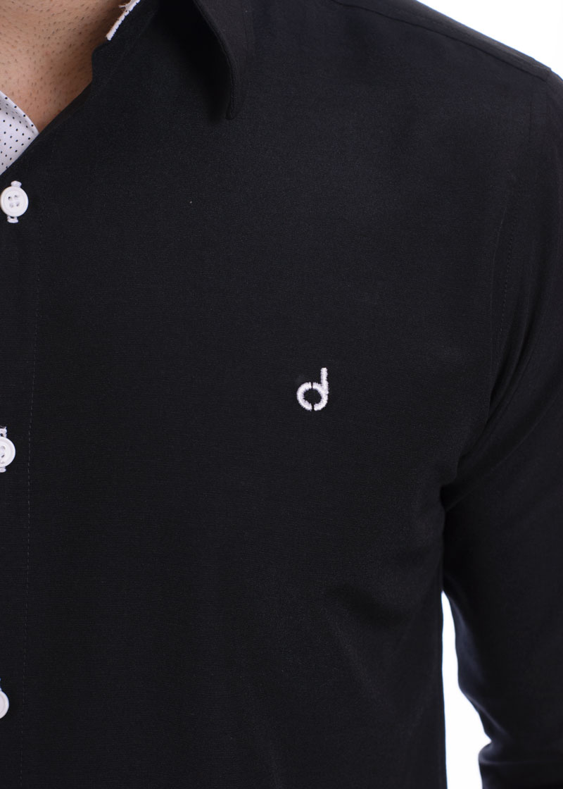 Camisa masculina com detalhe branco e preto de tricoline manga longa