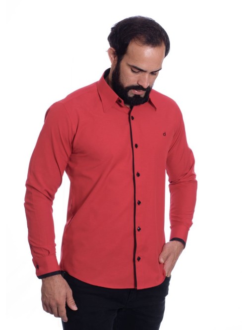 Camisa vermelha com detalhe na frente masculina de tricoline manga longa