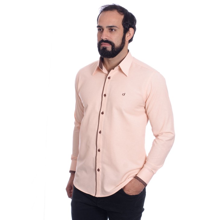 Camisa masculina salmão com detalhe na frente de tricoline manga longa