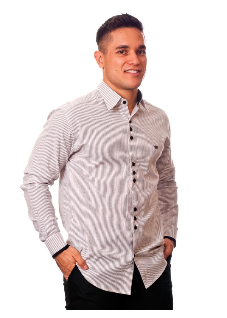 Camisa social listrada em preto manga longa masculina