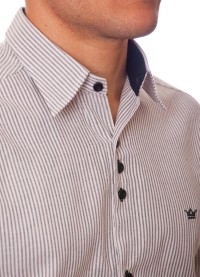 Camisa social listrada em preto manga longa masculina